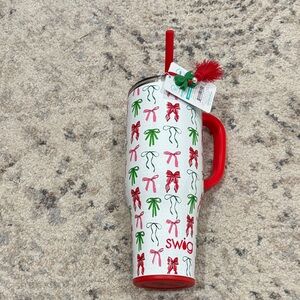 Swig 40 oz Ribbons and Bows Tumbler